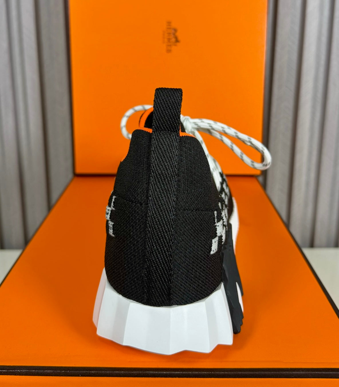Tenis Hermes Bouncing Black White