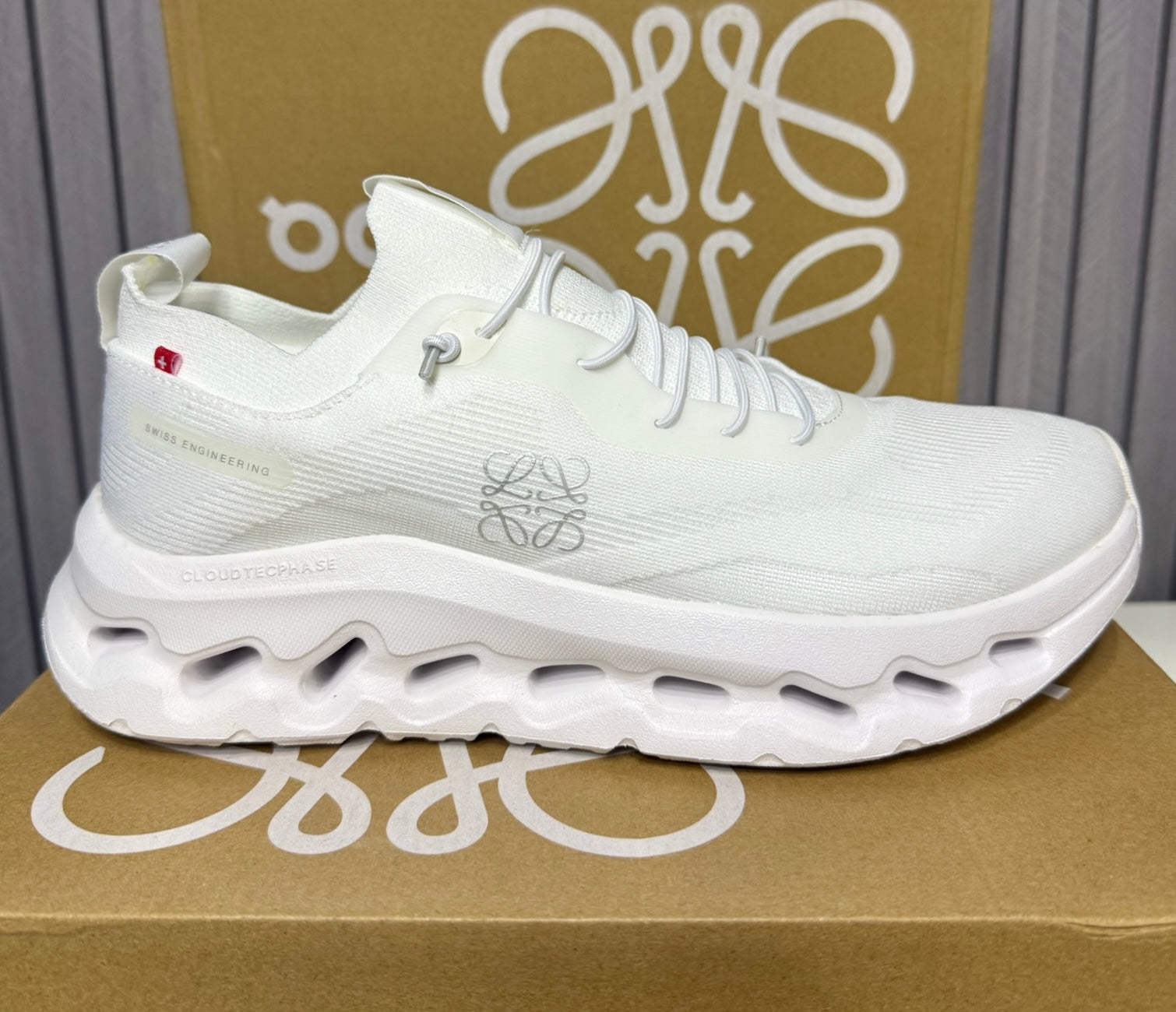 Tenis On x Loewe White