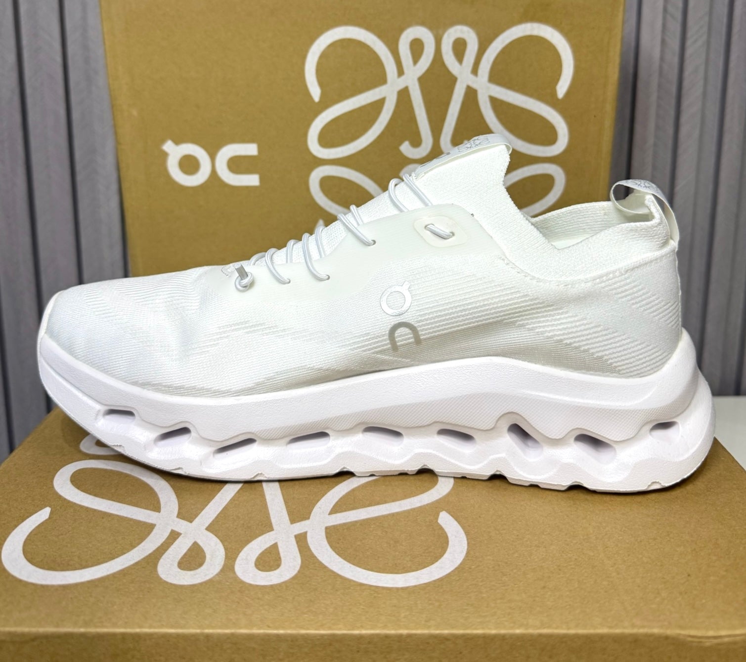 Tenis On x Loewe White