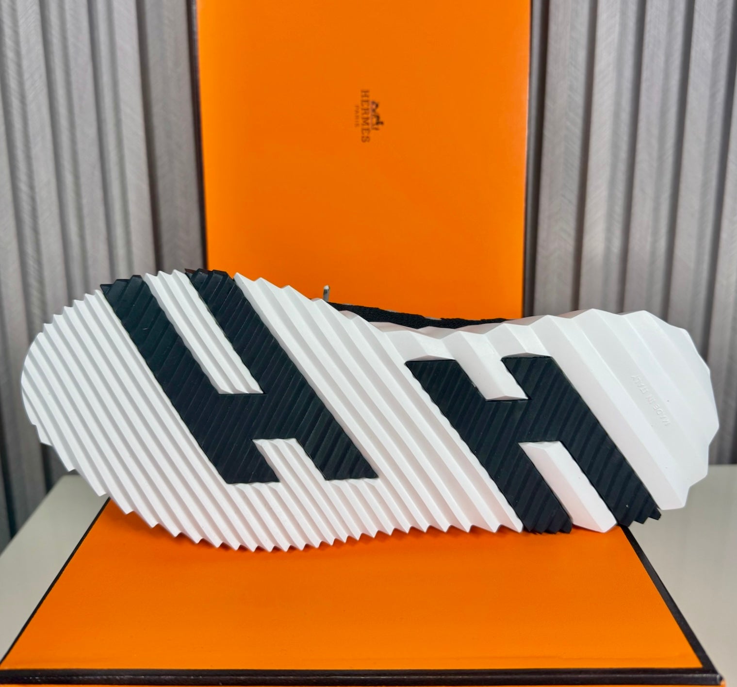 Tenis Hermes Bouncing Black White