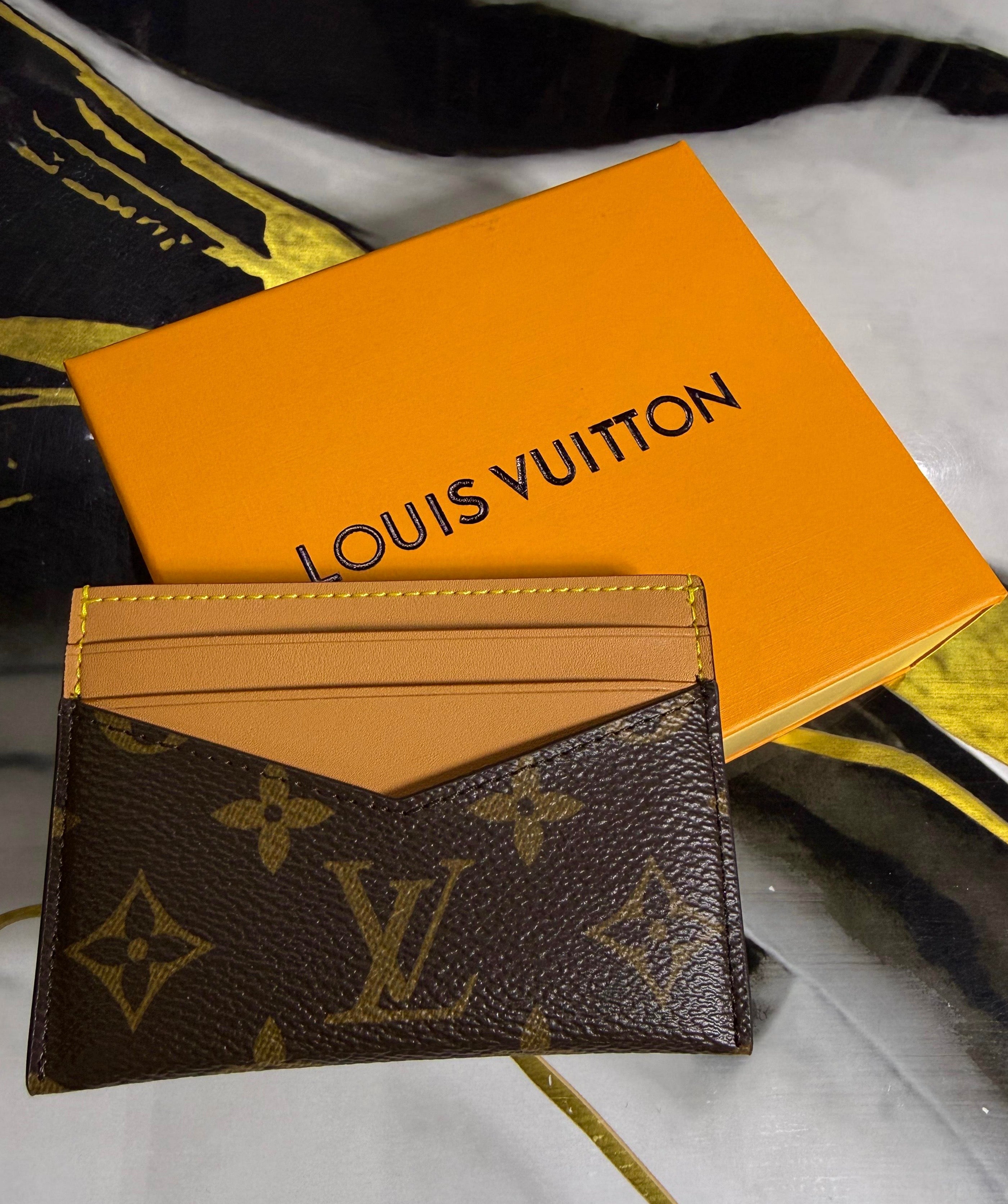 Tarjetero Louis Vuitton LV Marrón