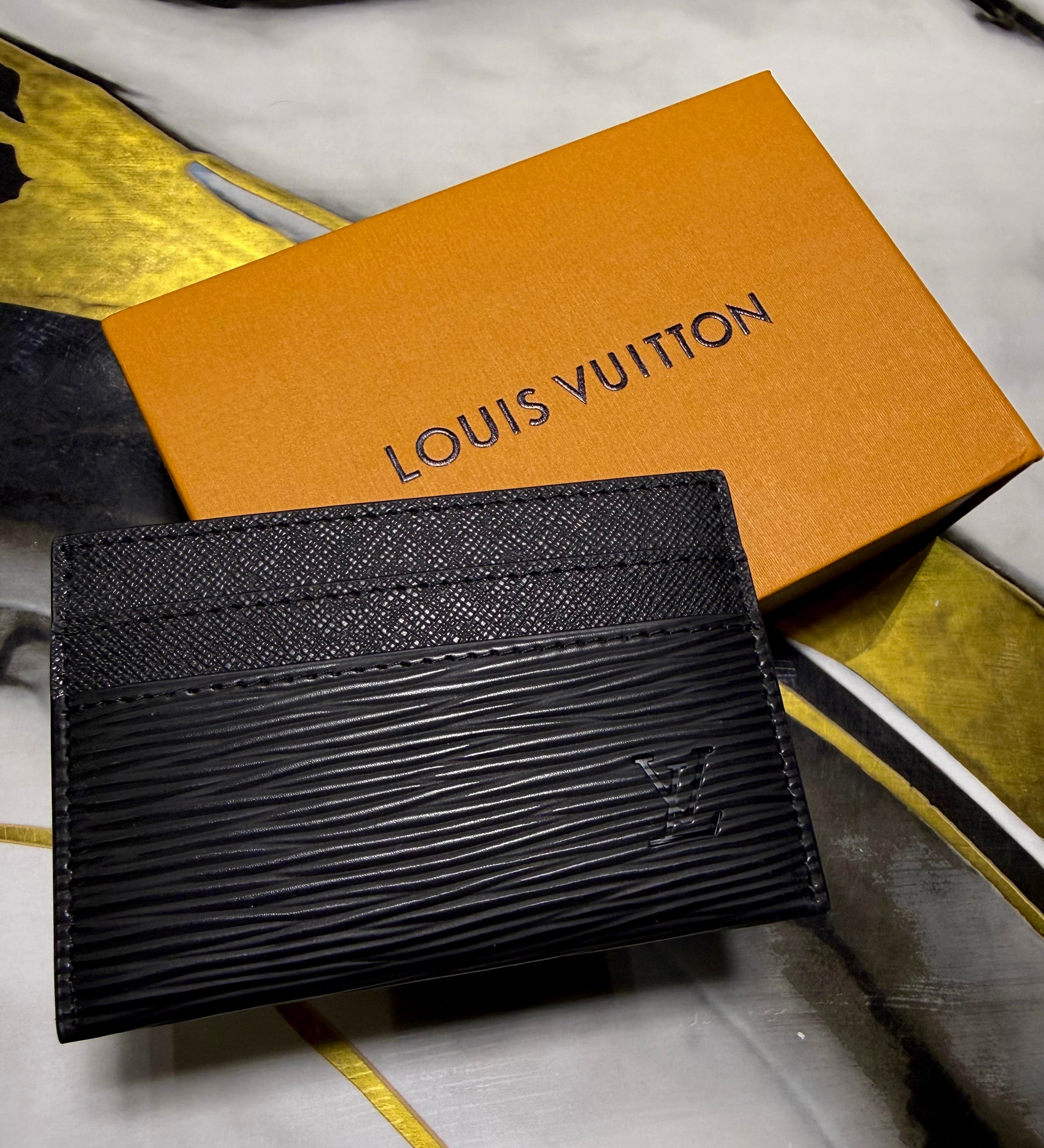 Tarjetero Louis Vuitton LV Negro
