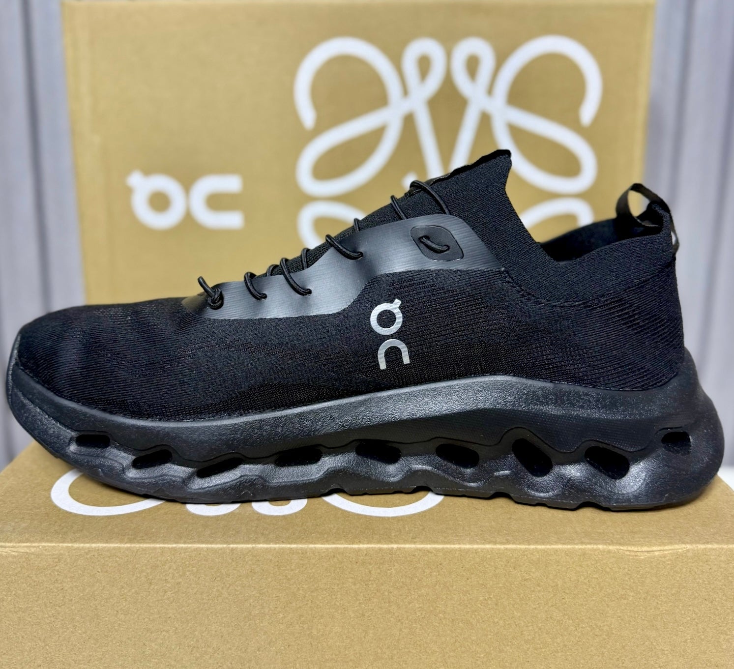 Tenis On x Loewe Black