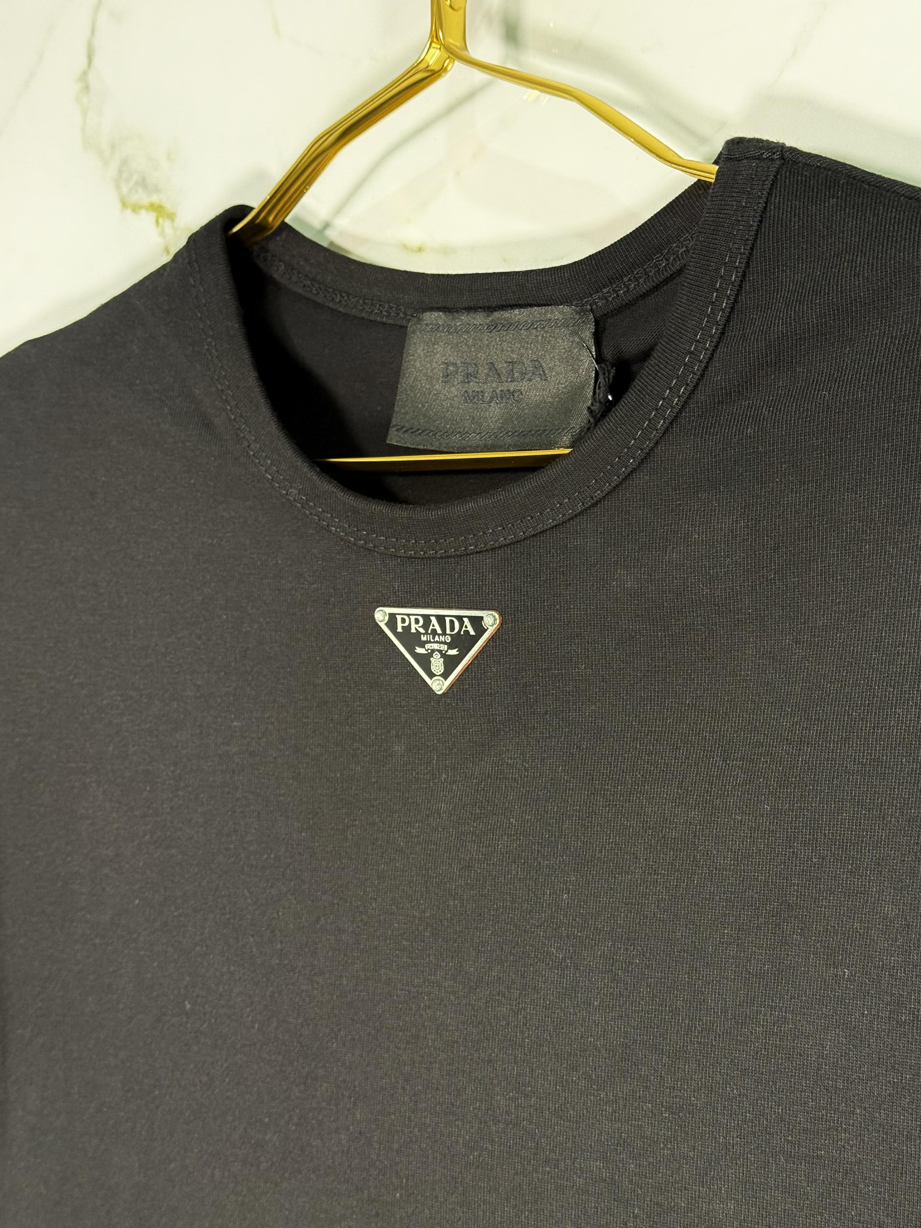 Playera Calidad Alta Prada Cuello Redondo