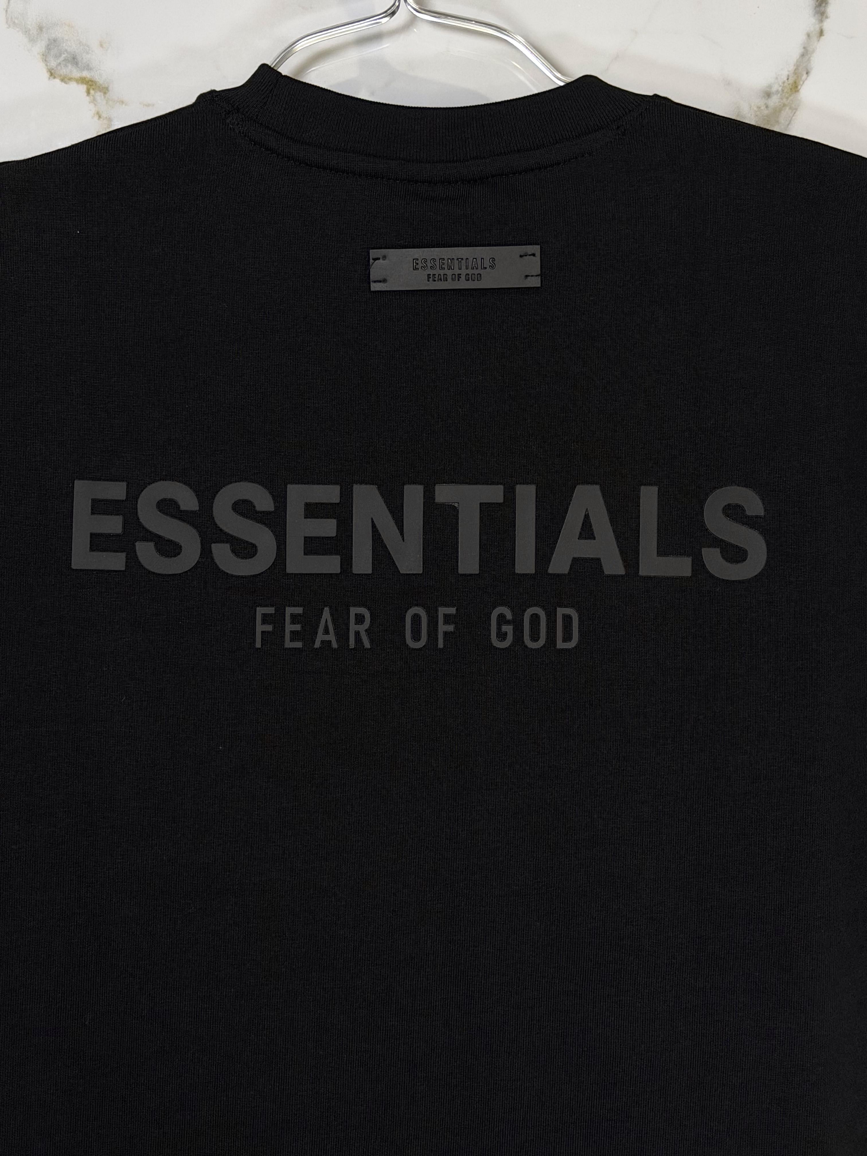 Playera 100% Algodón ESSENTIALS Cuello Redondo