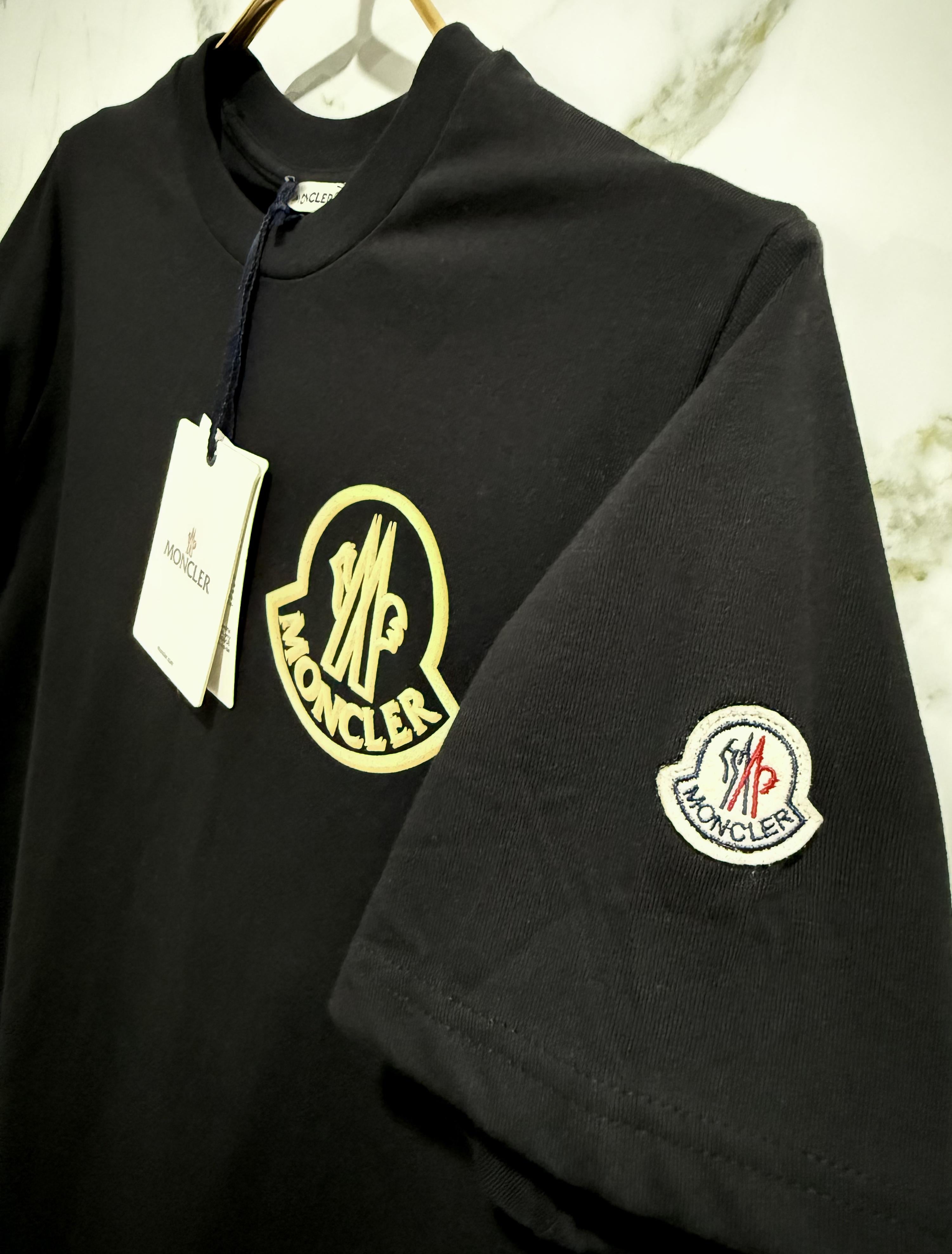 Playera Calidad Alta Moncler Cuello Redondo