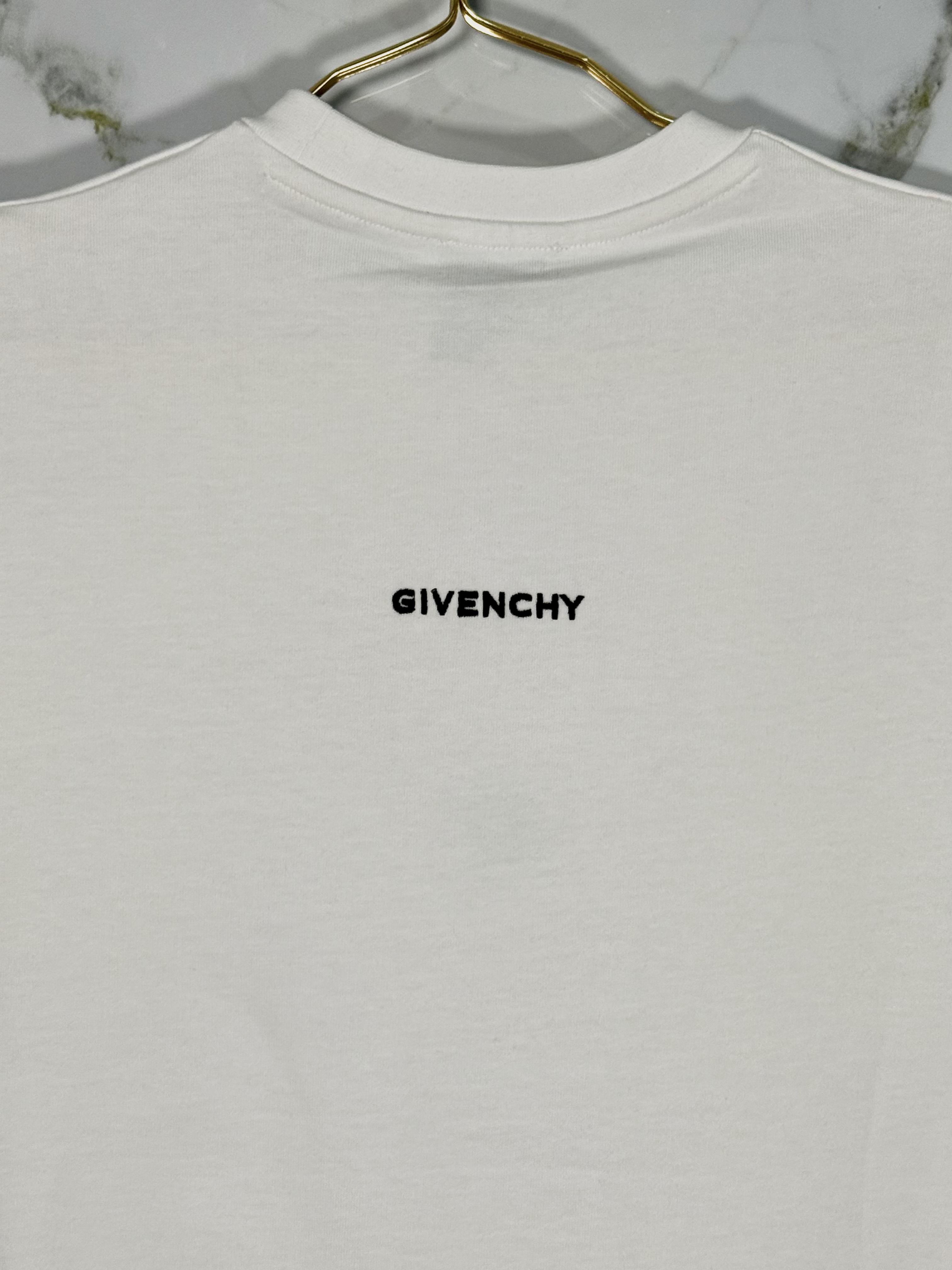 Playera Calidad Alta Givenchy Cuello Redondo