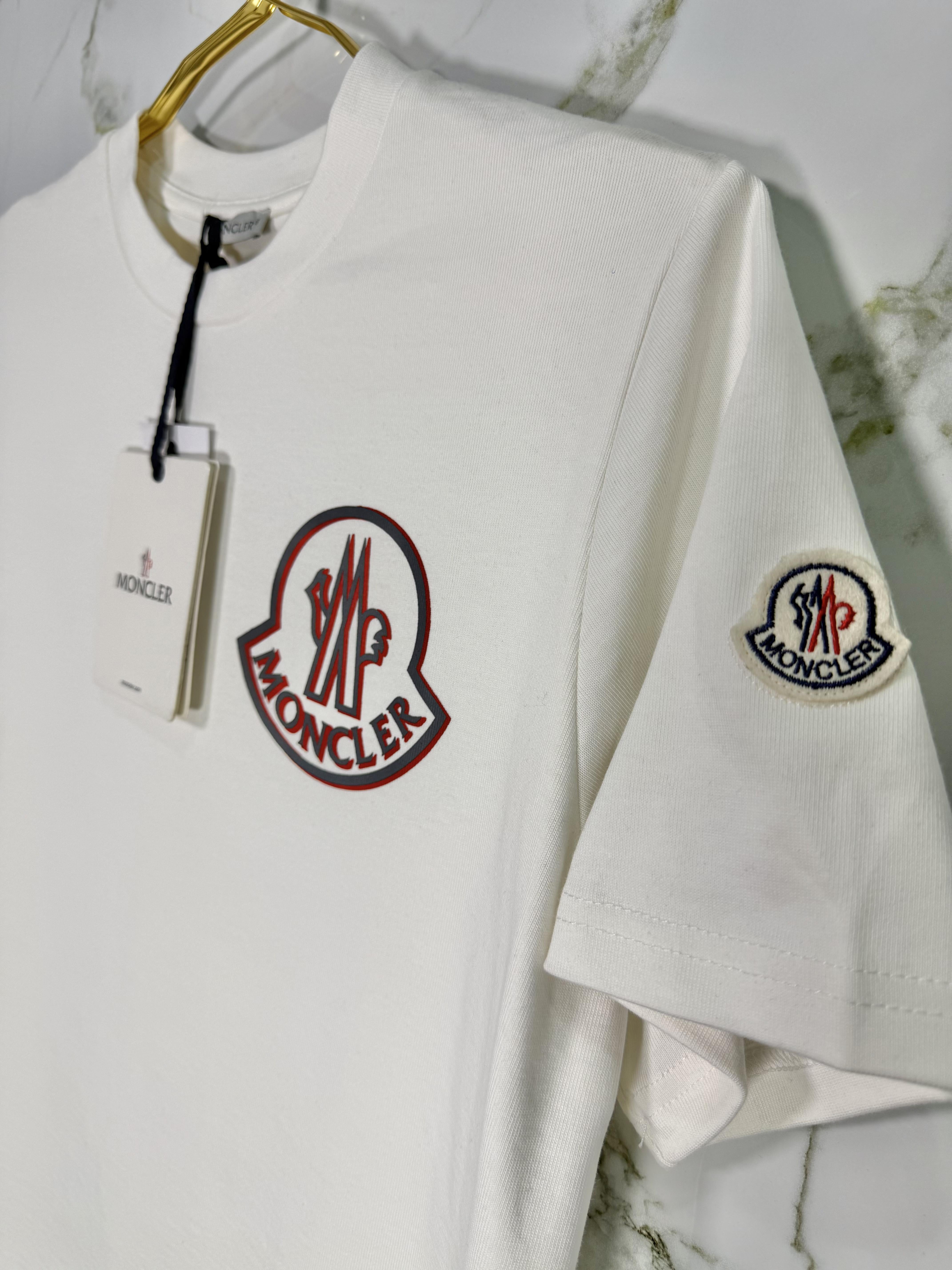 Playera Calidad Alta Moncler Cuello Redondo